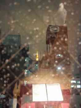 雨に煙る東京タワー